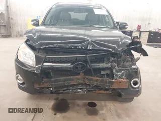 2012 Toyota RAV4 Limited z VIN 2T3DF4DV7CW269657, wystawiony jako IAAI lot #42335684 z przebiegiem 121 425 mil mil oraz . Historia ofert i sprzedaży dostępna na DreamBid. Obrazek 6.