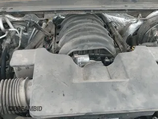 2017 Chevrolet Suburban Premier z VIN 1GNSCJKC2HR360964, wystawiony jako IAAI lot #41962373 z przebiegiem 127 060 mil mil oraz . Historia ofert i sprzedaży dostępna na DreamBid. Obrazek 20.