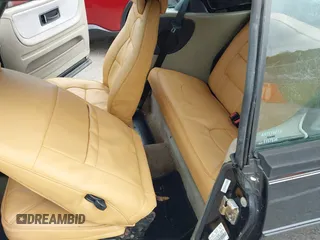 1994 Saab 900 z VIN YS3AK76E4R7002454, wystawiony jako IAAI lot #42147468 z przebiegiem 538 mil mil oraz . Historia ofert i sprzedaży dostępna na DreamBid. Obrazek 8.