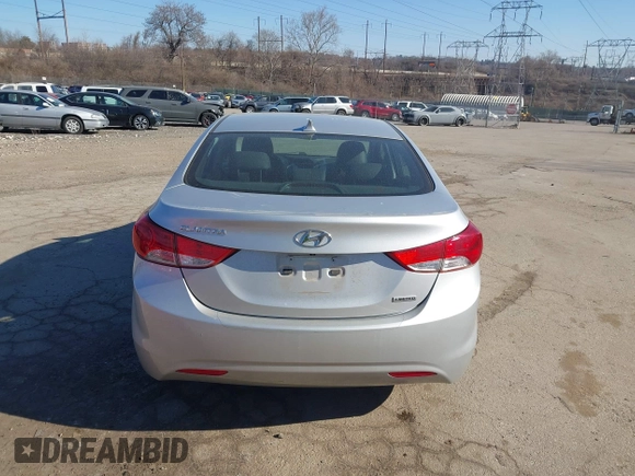 2013 Hyundai Elantra GLS z VIN KMHDH4AE5DU494992, wystawiony jako IAAI lot #41698877 z przebiegiem 56 324 mil mil oraz . Historia ofert i sprzedaży dostępna na DreamBid. Obrazek 16.