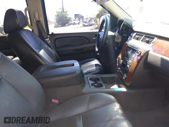 2007 Chevrolet Tahoe LT z VIN 1GNFC13077R226276, wystawiony jako IAAI lot #42232796 z przebiegiem 169 595 mil mil oraz . Historia ofert i sprzedaży dostępna na DreamBid. Obrazek 5.
