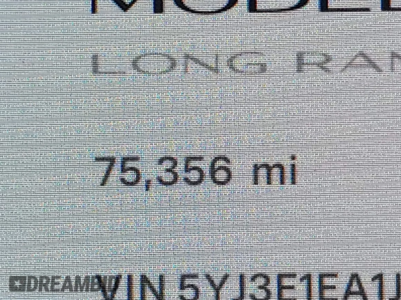 2018 Tesla Model 3 Long Range Battery z VIN 5YJ3E1EA1JF053895, wystawiony jako IAAI lot #42182178 z przebiegiem 75 356 mil mil oraz . Historia ofert i sprzedaży dostępna na DreamBid. Obrazek 16.