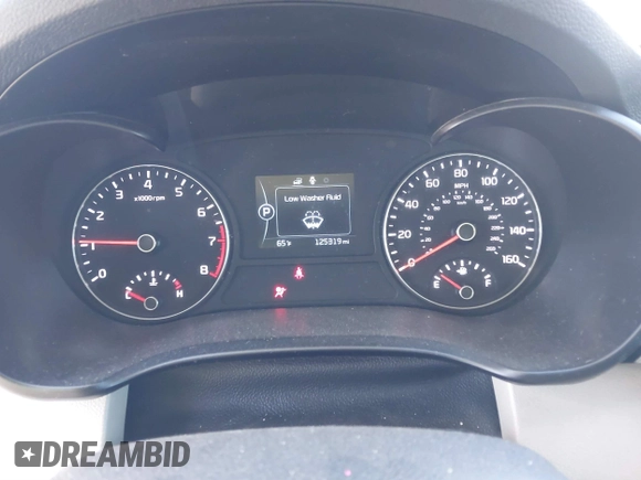 2016 Kia Optima LX with VIN 5XXGT4L32GG108695, listed as a IAAI auction lot 41647970 with 125,319 mi miles. Bid and sale history available at carsss.com. Image 7.
