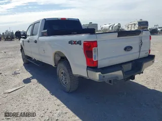 2019 Ford Super Duty F-250 SRW XL with VIN 1FT7W2B69KEC99875, listed as a IAAI auction lot 41675684 with 190,634 mi miles. Bid and sale history available at carsss.com. Image 3.