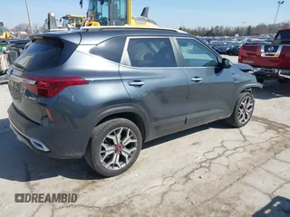 2021 Kia Seltos SX with VIN KNDETCA24M7116667, listed as a IAAI auction lot 41787967 with 67,954 mi miles. Bid and sale history available at carsss.com. Image 4.