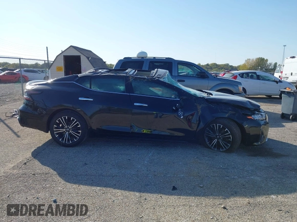 2019 Nissan Maxima Platinum z VIN 1N4AA6AV3KC378092, wystawiony jako IAAI lot #40527428 z przebiegiem 108 643 mil mil oraz . Historia ofert i sprzedaży dostępna na DreamBid. Obrazek 14.