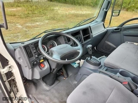2019 Isuzu NRR DSL REG AT IBT PWL with VIN JALE5W169K73041XX, listed as a Copart auction lot 49260055 with 191,949 mi miles and Clean Title. Bid and sale history available at carsss.com. Image 9.