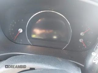 2017 Kia Sorento LX z VIN 5XYPG4A50HG287924, wystawiony jako IAAI lot #41078288 z przebiegiem Nie podano mil oraz . Historia ofert i sprzedaży dostępna na DreamBid. Obrazek 7.