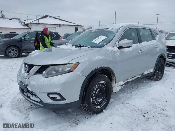 2015 Nissan Rogue S with VIN KNMAT2MV6FP549554, listed as a IAAI auction lot 41262865 with 123,539 mi miles. Bid and sale history available at carsss.com. Image 2.