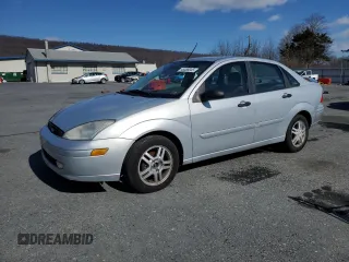 2000 Ford Focus SE with VIN 1FAFP3435YW340772, listed as a Copart auction lot 45588045 with 170,349 mi miles and Salvage Title. Bid and sale history available at carsss.com. Image 1.