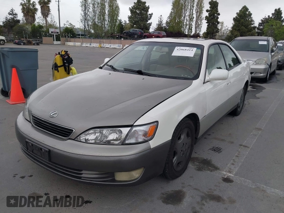 2001 Lexus ES with VIN JT8BF28G210313622, listed as a IAAI auction lot 42068414 with 197,090 mi miles. Bid and sale history available at carsss.com. Image 6.