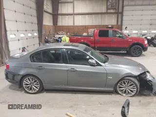 2011 BMW 3 Series 335i xDrive с VIN WBAPL5C57BA919482, выставлен на аукционе IAAI как лот 42531375 с пробегом 82 868 миль миль и . История ставок и продаж доступна на DreamBid. Изображение 13.