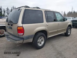 2000 Ford Explorer XLT z VIN 1FMZU73E2YZB86817, wystawiony jako IAAI lot #41768075 z przebiegiem 226 718 mil mil oraz . Historia ofert i sprzedaży dostępna na DreamBid. Obrazek 4.