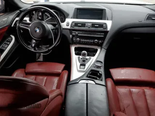 2015 BMW M6 z VIN WBS6C9C55FD467907, wystawiony jako Copart lot #72682374 z przebiegiem 25 841 mil mil oraz Szkoda całkowita • Salvage title. Historia ofert i sprzedaży dostępna na DreamBid. Obrazek 8.