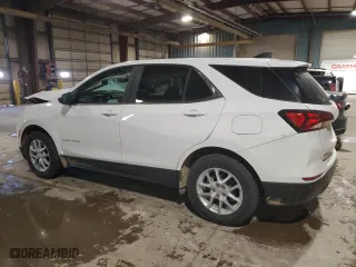 2024 Chevrolet Equinox LT with VIN 3GNAXTEG3RL301859, listed as a Copart auction lot 45608765 with 30,142 mi miles and Clean Title. Bid and sale history available at carsss.com. Image 2.