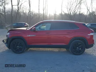2024 Volkswagen Atlas SE with VIN 1V2KE2CA3RC222942, listed as a IAAI auction lot 41282255 with 16,001 mi miles and . Bid and sale history available at DreamBid. Image 14.