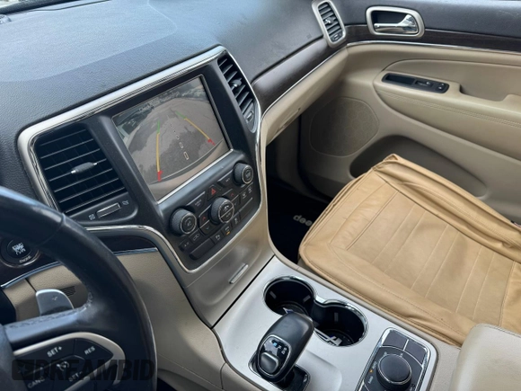 2014 Jeep Grand Cherokee Limited with VIN 1C4RJFBM2EC315721, listed as a Copart auction lot 44842505 with 180,972 mi miles and Clean title. Bid and sale history available at DreamBid. Image 10.