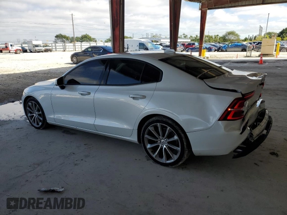 2020 Volvo S60 Momentum with VIN 7JR102FK2LG030977, listed as a Copart auction lot 41312734 with 39,308 mi miles. Bid and sale history available at carsss.com. Image 2.
