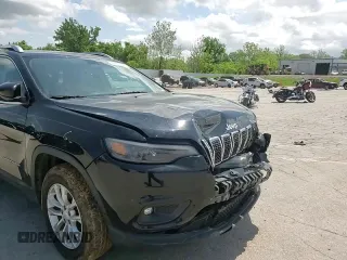 2019 Jeep Cherokee Latitude z VIN 1C4PJMCB8KD212964, wystawiony jako Copart lot #56205015 z przebiegiem 116 443 mil mil oraz Szkoda całkowita • Salvage title. Historia ofert i sprzedaży dostępna na DreamBid. Obrazek 14.