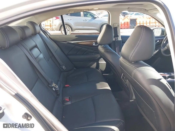 2015 Infiniti Q50 Premium with VIN JN1BV7AP3FM335661, listed as a IAAI auction lot 41701903 with 71,037 mi miles. Bid and sale history available at carsss.com. Image 8.