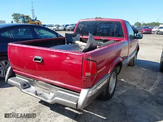 1994 GMC Sonoma SLS with VIN 1GTCS14W5RK505593, listed as a IAAI auction lot 41746602 with 195,456 mi miles. Bid and sale history available at carsss.com. Image 4.