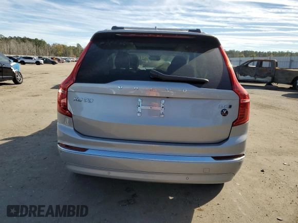 2024 Volvo XC90 Plus Bright Theme z VIN YV4062PE9R1236095, wystawiony jako Copart lot #84622444 z przebiegiem Nie podano mil oraz Szkoda całkowita • Salvage title. Historia ofert i sprzedaży dostępna na DreamBid. Obrazek 6.