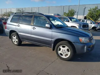 2006 Toyota Highlander w/3rd Row with VIN JTEEP21A560157211, listed as a IAAI auction lot 41879638 with 176,010 mi miles. Bid and sale history available at carsss.com. Image 1.