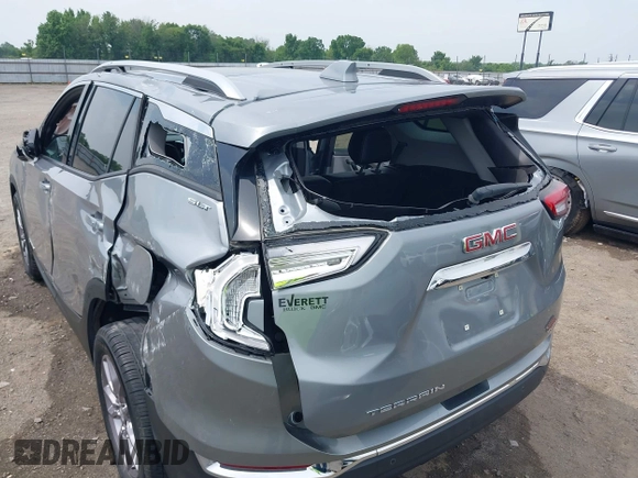 2023 GMC Terrain SLT z VIN 3GKALPEG9PL229000, wystawiony jako IAAI lot #42224089 z przebiegiem 36 557 mil mil oraz . Historia ofert i sprzedaży dostępna na DreamBid. Obrazek 6.