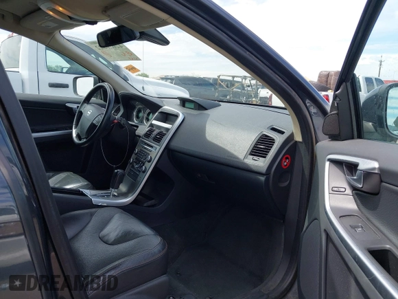 2010 Volvo XC60 3.0T with VIN YV4992DZ8A2120326, listed as a IAAI auction lot 42020822 with 51,911 mi miles. Bid and sale history available at carsss.com. Image 5.