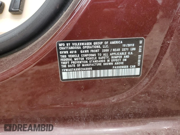 2014 Volkswagen Passat S z VIN 1VWAS7A33EC043895, wystawiony jako Copart lot #58200225 z przebiegiem 111 682 mil mil oraz Czysty tytuł • Clean title. Historia ofert i sprzedaży dostępna na DreamBid. Obrazek 12.