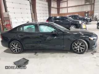 2020 Volvo S60 Momentum z VIN 7JRA22TK2LG037409, wystawiony jako IAAI lot #42201191 z przebiegiem 38 248 mil mil oraz . Historia ofert i sprzedaży dostępna na DreamBid. Obrazek 13.