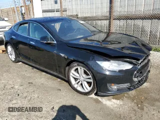 2014 Tesla Model S 60 with VIN 5YJSA1H10EFP58650, listed as a Copart auction lot 45325375 with 105,603 mi miles and Salvage Title. Bid and sale history available at DreamBid. Image 4.