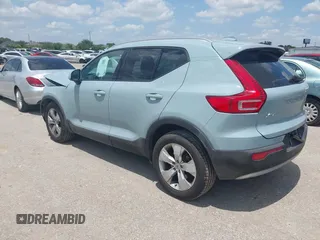 2019 Volvo XC40 Momentum with VIN YV4162UKXK2127207, listed as a IAAI auction lot 42221248 with 44,149 mi miles and . Bid and sale history available at DreamBid. Image 3.