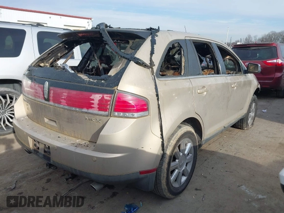 2007 Lincoln MKX z VIN 2LMDU68C07BJ21465, wystawiony jako IAAI lot #41401082 z przebiegiem Nie podano mil oraz . Historia ofert i sprzedaży dostępna na DreamBid. Obrazek 4.