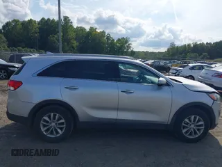2018 Kia Sorento LX with VIN 5XYPGDA3XJG427112, listed as a IAAI auction lot 40303681 with 170,443 mi miles. Bid and sale history available at carsss.com. Image 13.