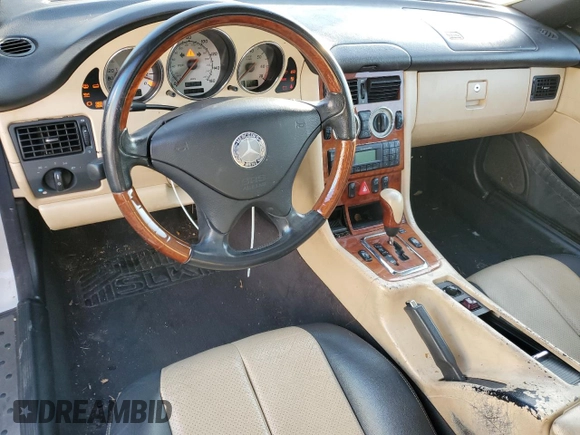 2003 Mercedes-Benz SLK 320 with VIN WDBKK65F23F285934, listed as a Copart auction lot 42821025 with 67,033 mi miles and Clean title. Bid and sale history available at DreamBid. Image 8.