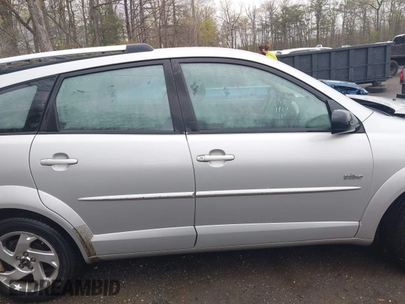 2004 Pontiac Vibe with VIN 5Y2SL64884Z462830, listed as a IAAI auction lot 42032992 with 239,464 mi miles. Bid and sale history available at carsss.com. Image 14.