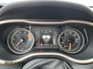2016 Jeep Cherokee Altitude with VIN 1C4PJLCS3GW370862, listed as a Copart auction lot 50711115 with 171,307 mi miles and Salvage Title. Bid and sale history available at carsss.com. Image 9.