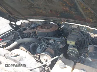 1988 Jeep Grand Wagoneer with VIN 1JCNJ15U7JT237152, listed as a IAAI auction lot 42682009 with 159,950 mi miles and . Bid and sale history available at DreamBid. Image 10.