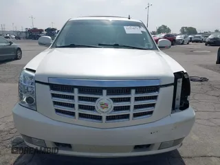 2013 Cadillac Escalade z VIN 1GYS4EEJ1DR298114, wystawiony jako IAAI lot #42374071 z przebiegiem 146 433 mil mil oraz . Historia ofert i sprzedaży dostępna na DreamBid. Obrazek 13.