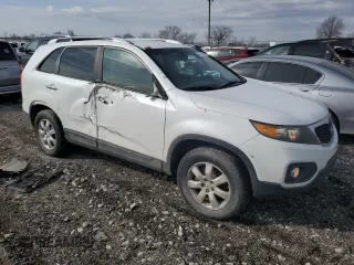 2011 Kia Sorento LX with VIN 5XYKT3A14BG045402, listed as a Copart auction lot 47060655 with 180,982 mi miles and Clean Title. Bid and sale history available at carsss.com. Image 4.