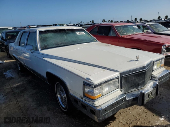 1990 Cadillac Brougham z VIN 1G6DW54Y6LR711203, wystawiony jako Copart lot #76484634 z przebiegiem 121 310 mil mil oraz Nie do naprawy. Historia ofert i sprzedaży dostępna na DreamBid. Obrazek 4.
