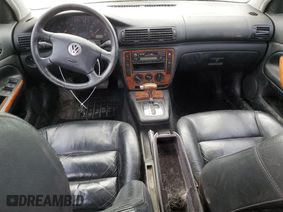 2000 Volkswagen Passat z VIN WVWRH23B6YE274455, wystawiony jako Copart lot #81634704 z przebiegiem 154 076 mil mil oraz Czysty tytuł • Clean title. Historia ofert i sprzedaży dostępna na DreamBid. Obrazek 8.