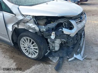 2015 Ford C-Max Hybrid SEL with VIN 1FADP5BU0FL111493, listed as a IAAI auction lot 40675780 with 99,891 mi miles. Bid and sale history available at carsss.com. Image 6.