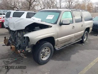 2003 Chevrolet Suburban LT with VIN 3GNGK26UX3G117266, listed as a IAAI auction lot 41615482 with 276,761 mi miles. Bid and sale history available at carsss.com. Image 2.