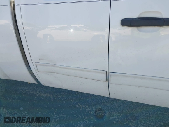 2009 Chevrolet Silverado 1500 LT with VIN 1GCEK29059Z129875, listed as a IAAI auction lot 41678620 with 155,798 mi miles and . Bid and sale history available at DreamBid. Image 6.