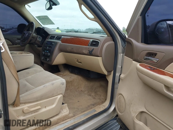 2007 GMC Yukon SLE w/3SA with VIN 1GKFC13C47J352715, listed as a IAAI auction lot 41930018 with 201,476 mi miles. Bid and sale history available at carsss.com. Image 5.