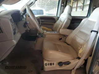 2003 Ford Excursion Limited с VIN 1FMNU42S23ED13778, выставлен на аукционе Copart как лот 52371665 с пробегом 275 336 миль миль и Списание • Salvage title. История ставок и продаж доступна на DreamBid. Изображение 7.