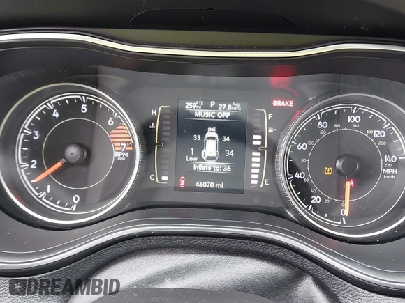 2020 Jeep Cherokee Latitude с VIN 1C4PJLCB8LD606699, выставлен на аукционе IAAI как лот 42281596 с пробегом 46 070 миль миль и . История ставок и продаж доступна на DreamBid. Изображение 7.