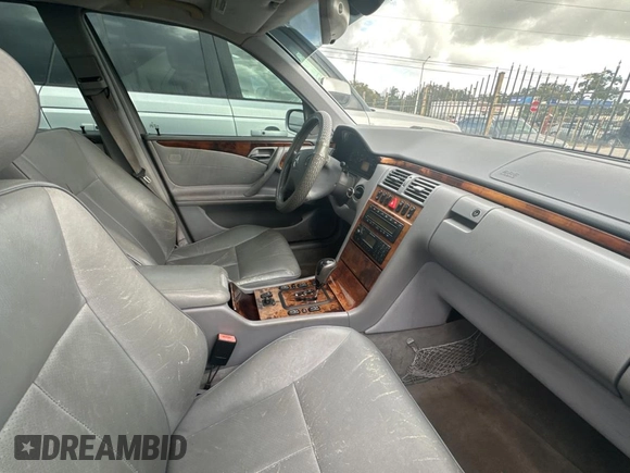 2002 Mercedes-Benz E-Class with VIN WDBJF70JX2B491915, listed as a Copart auction lot 86581554 with 206,224 mi miles and Clean Title. Bid and sale history available at carsss.com. Image 5.